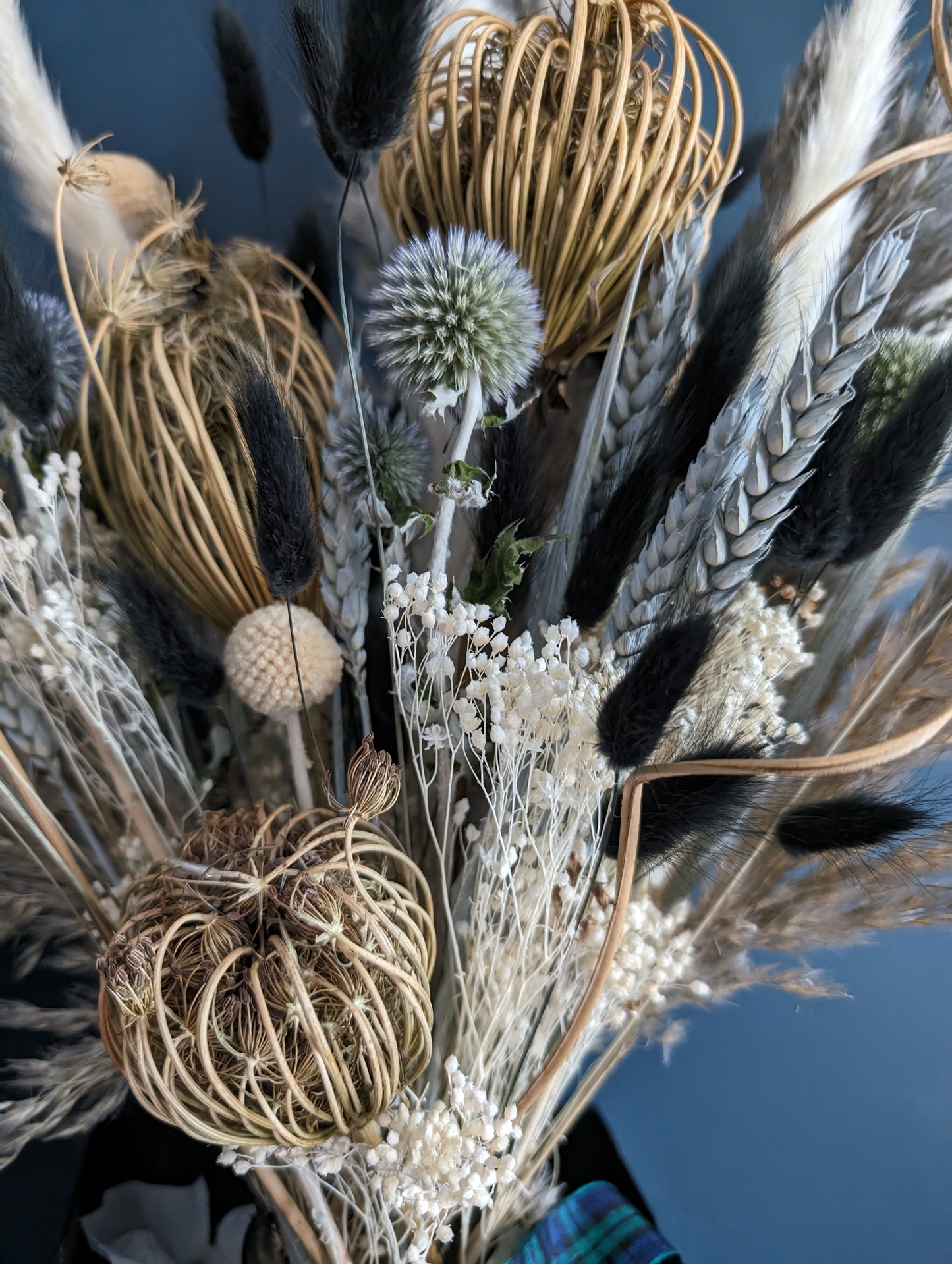 Monochrome large bouquet