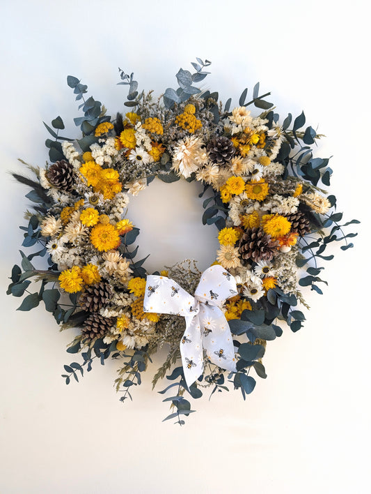 Large BumbleBee dried flower wreath