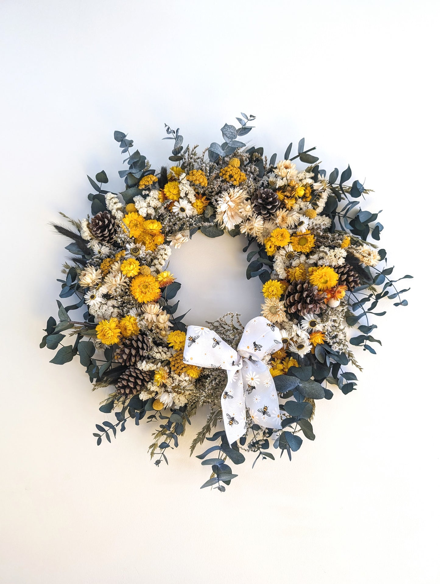 Large BumbleBee dried flower wreath