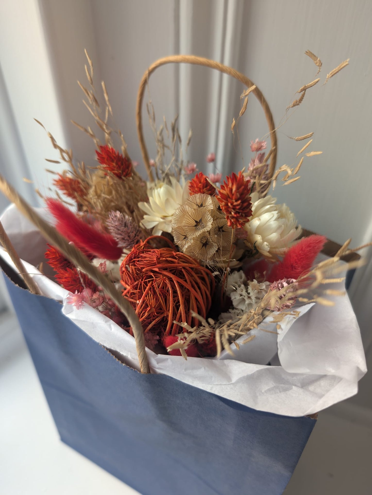 Grab and go red posy